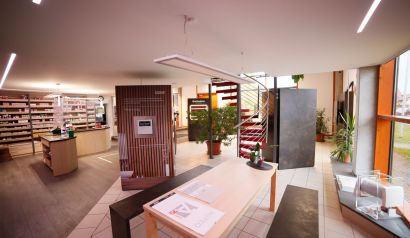 Eine Sitz und BEsprechungsmöglichkeit im Showroom