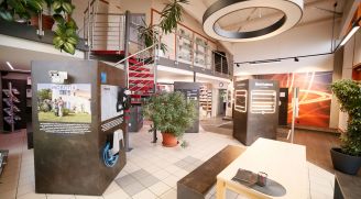 Slider-Großaufnahme: Showroom mit Galerie